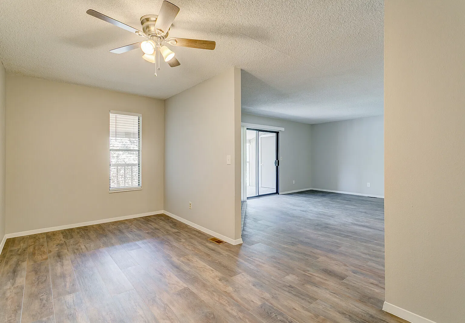 2 bed, 1100 sqft, $1,495 — Photo 2