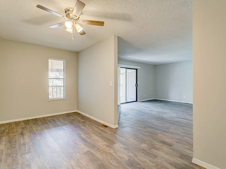 1140 Holli Springs Ln #D — Photo 2