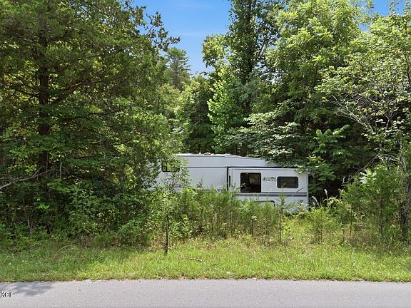 4th image of 2540 Jim Clark Rd