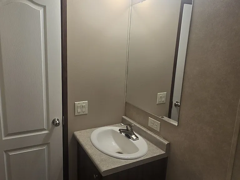 225 Tamara Ln — Photo 12