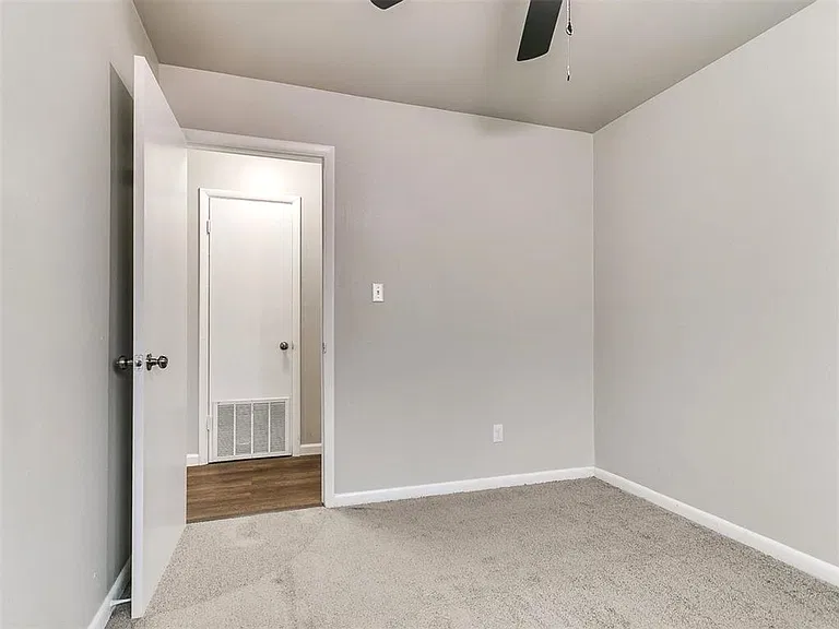 923 SW 3rd St — Photo 22