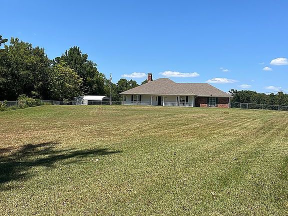 3rd image of 13671 Vine Rd