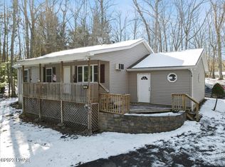 127 Spruce Rd, Tafton, PA 18464