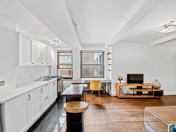 300 West 23rd Street image 1 of 6