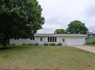 833 Pine Ridge Ter, River Falls, WI 54022