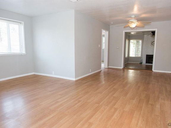 2nd image of 1900 Lake St