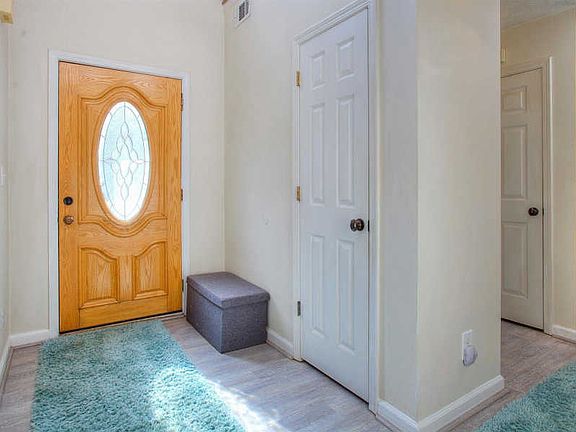 4th image of 1029 Bexhill Dr