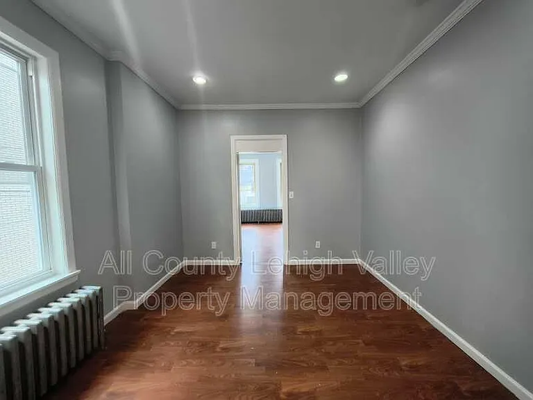127 N 12th St — Photo 6