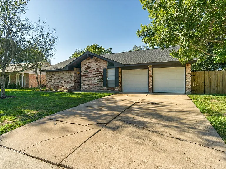 2119 Williamsburg Ct S — Photo 23