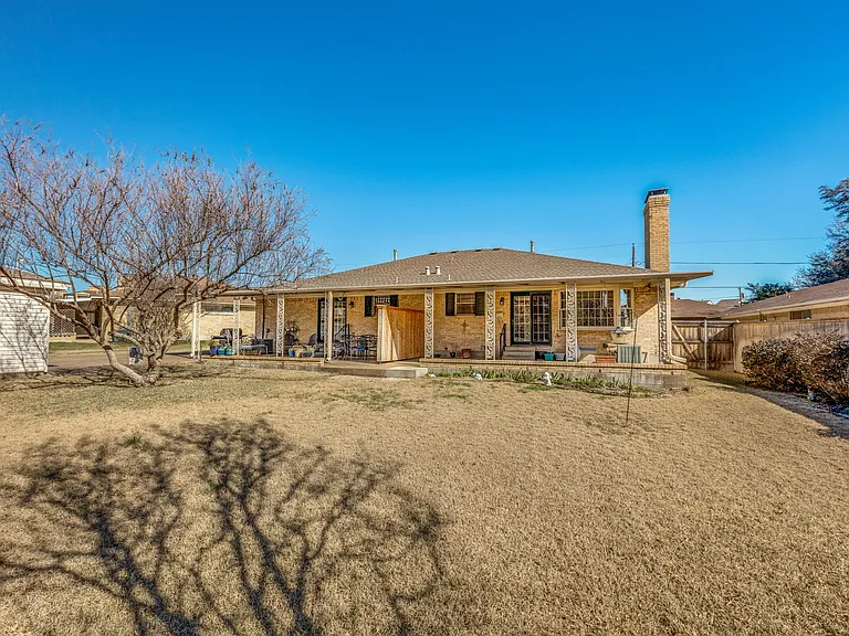 8355 Lullwater Dr — Photo 14