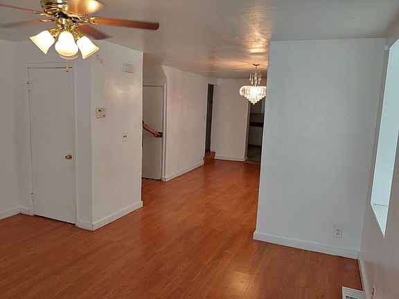 3rd image of 2132 John Ave