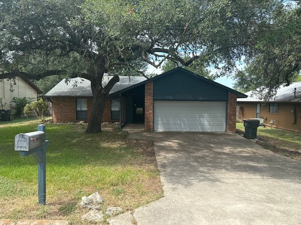 2027 Castle Gate Cir