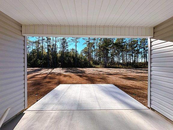 4th image of 327 Gravel Hill Ct.