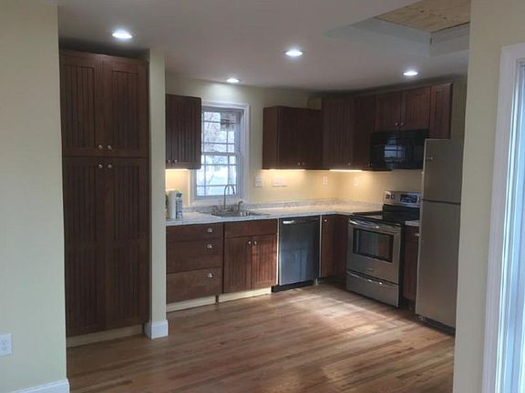 2nd image of 648 Chapman St