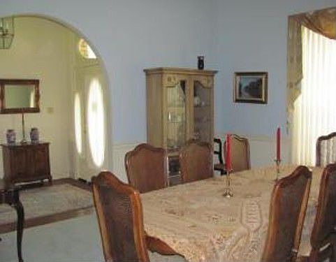 5th image of 801 Cobblestone Dr