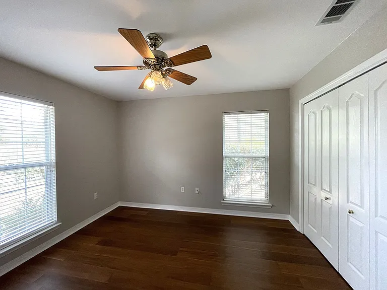 205 Wedgewood Ln — Photo 16