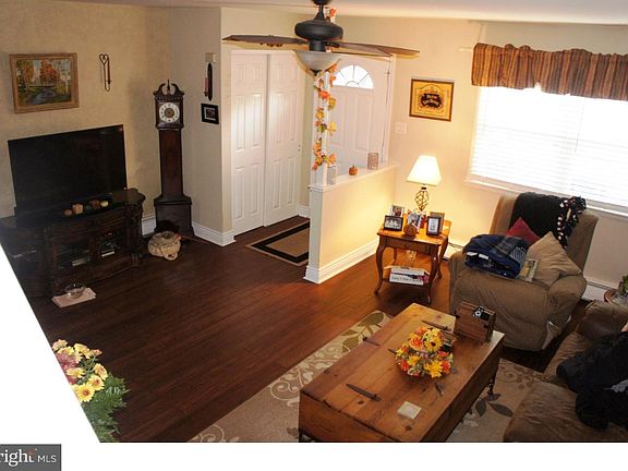 4th image of 161 Columbia Ave