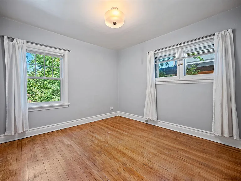1644 S Grant St — Photo 17