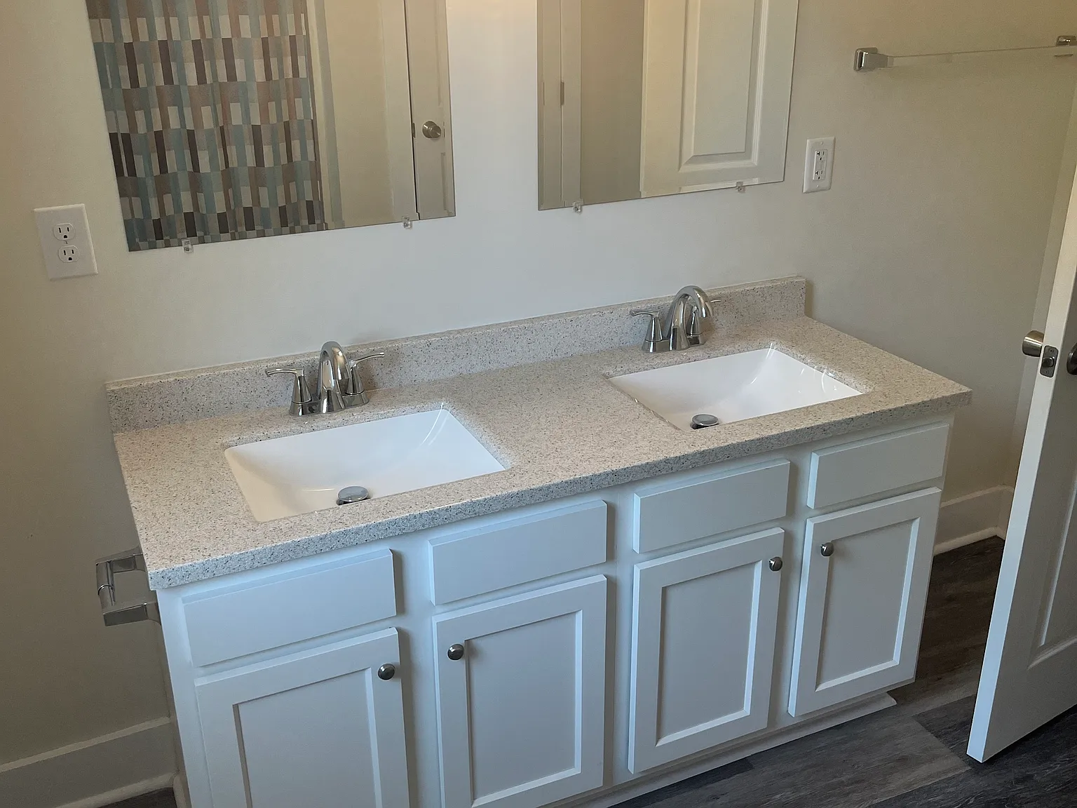 13724 Monterey Ln — Photo 3