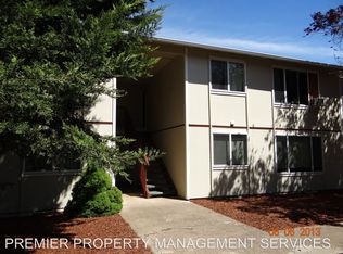255 Gateway Blvd APT D, Cottage Grove, OR 97424