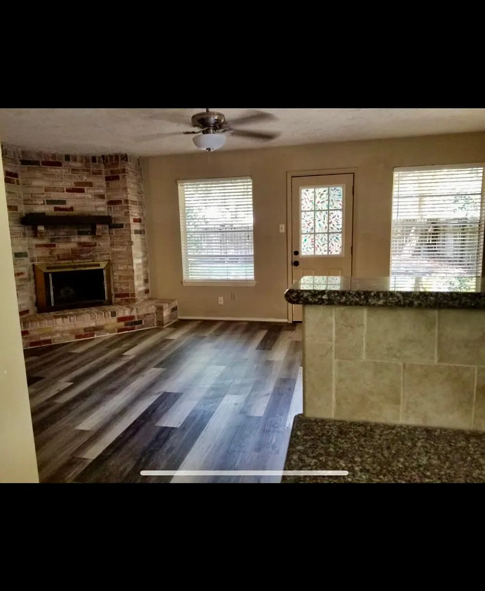 206 Leafwood Circle — Photo 3