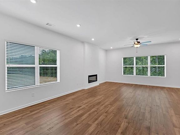5th image of 120 Everwood Ct