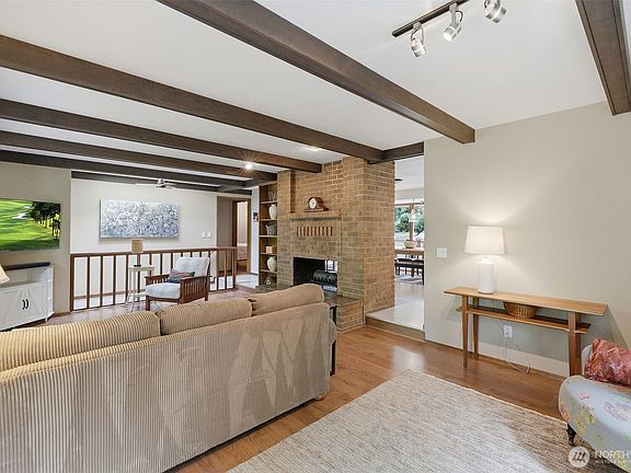 4th image of 3010 Jorgenson Road NE