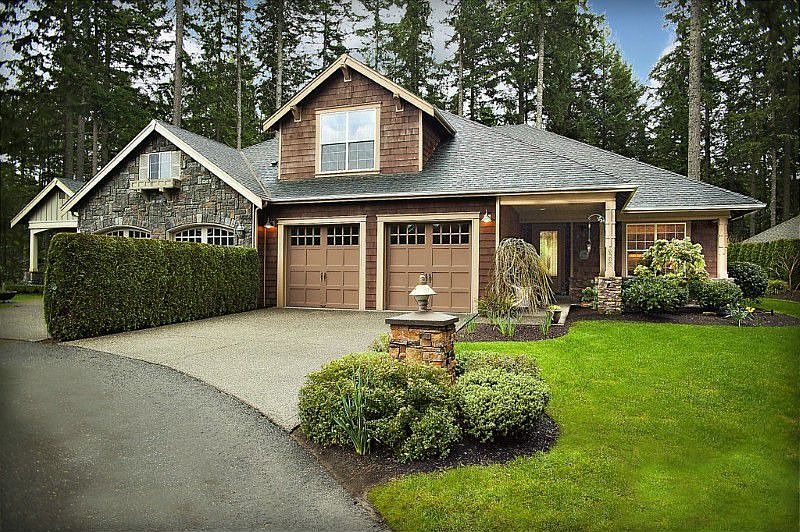 Lovely Gated Paired Home with stunning finishes.