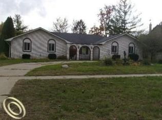 12840 Watkins Dr, Shelby Township, MI 48315