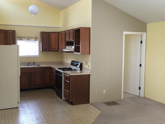 Lots of cabinet space