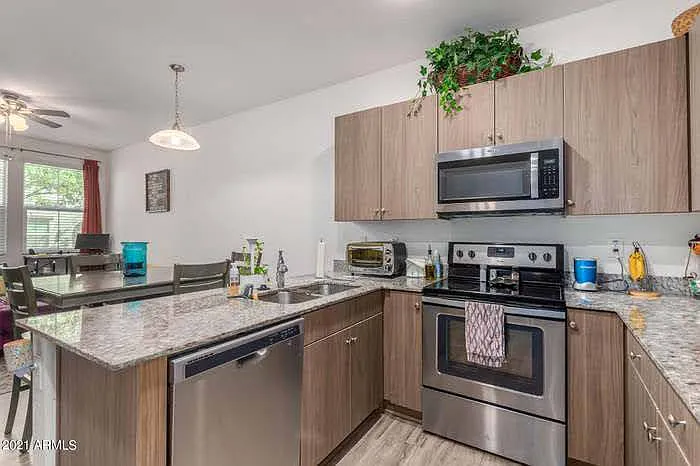 2358 E Huntington Dr — Photo 4