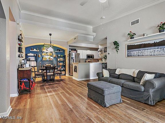 3rd image of 10075 GATE Parkway #2613