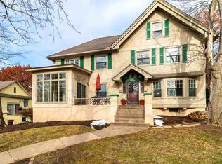 22 Edgehill Ter, Davenport, IA 52803