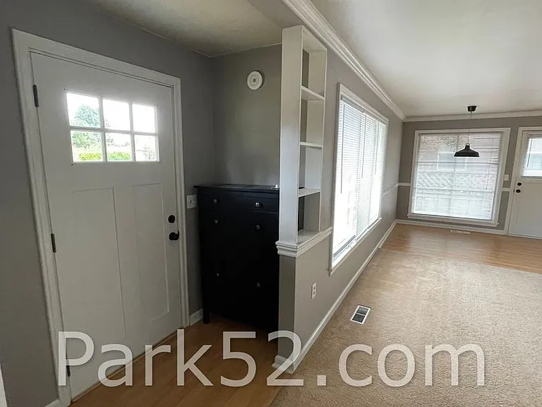 4614 N 29th St — Photo 3