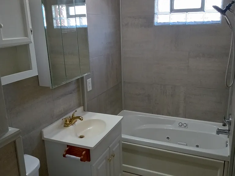 1705 Bainbridge St — Photo 6