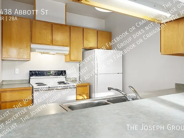 3438 Abbott St — Photo 5