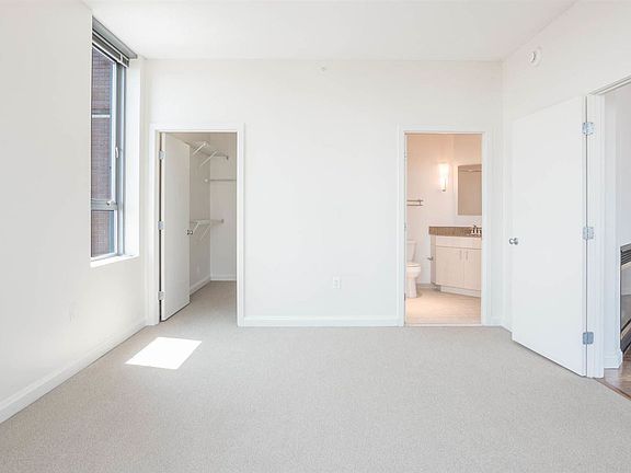 660-washington-apartments-bedroom