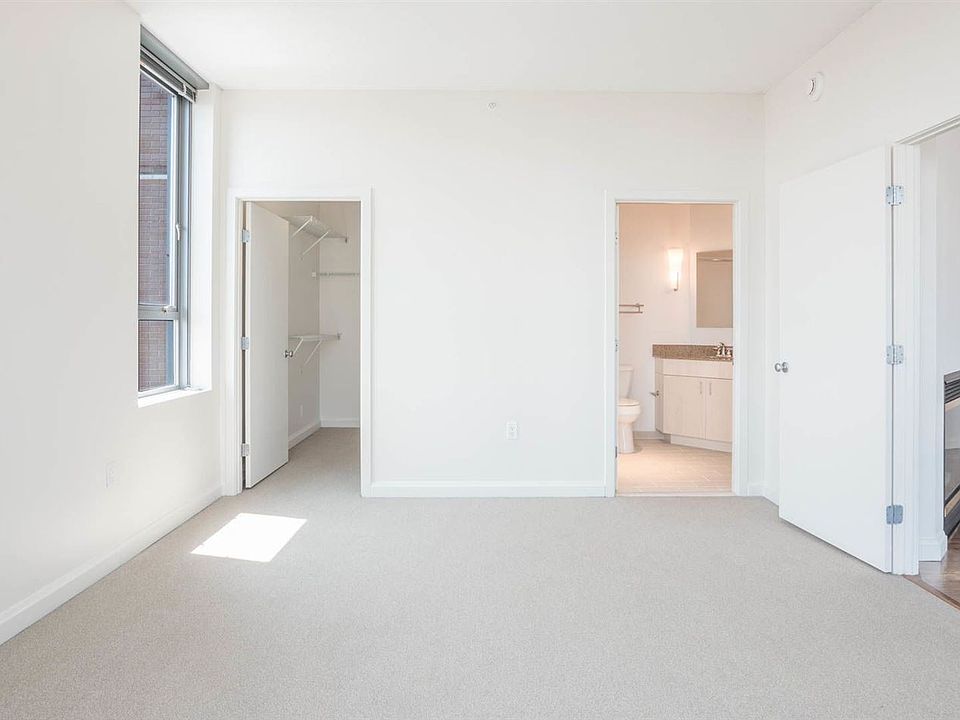 660-washington-apartments-bedroom