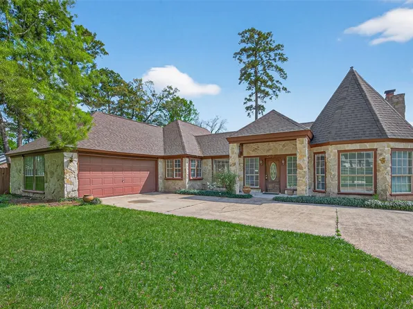 3022 Grace Ln, Highlands, TX 77562