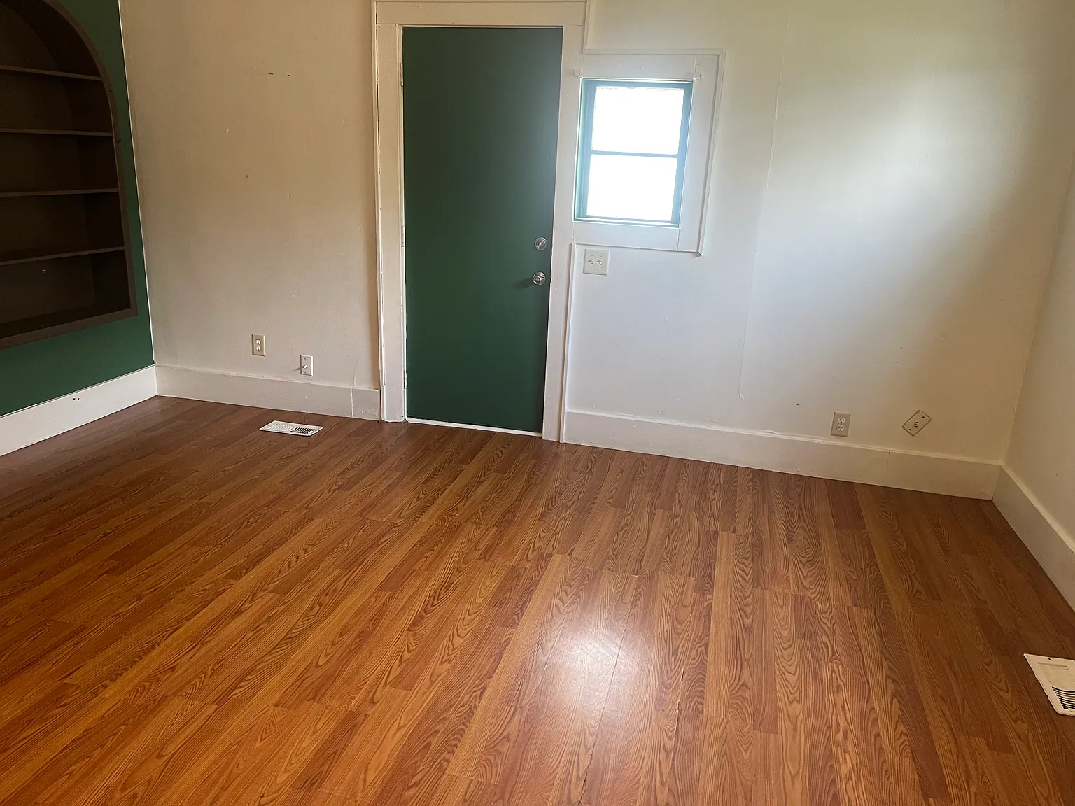 3 bed, 1300 sqft, $1,050 — Photo 4