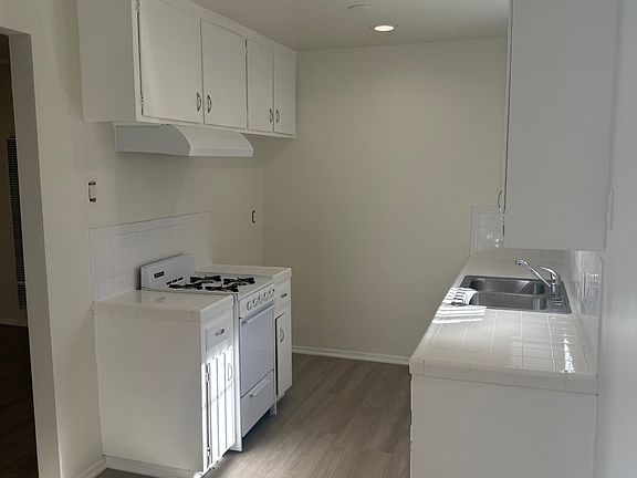 4th image of 1428 W 145th St APT 12
