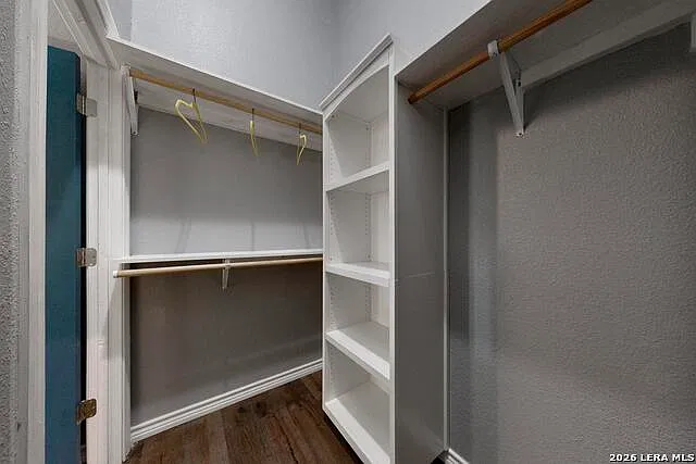 3 bed, 2.0 bath, 2237 sqft, $3,450 — Photo 2