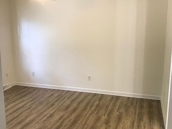 5th image of 116 W Milby St