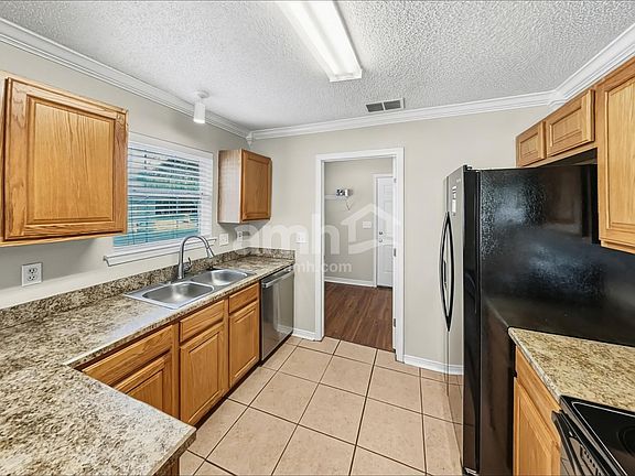 3rd image of 3156 Peppertree Dr