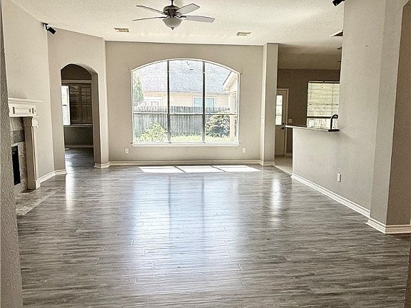 3rd image of 6406 Townsgate Cir