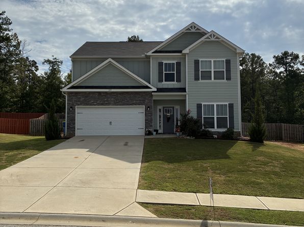 109 Pebble Ln