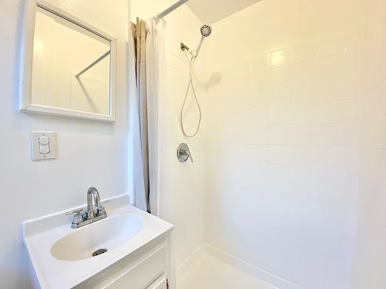 Gem Glendale — Photo 10