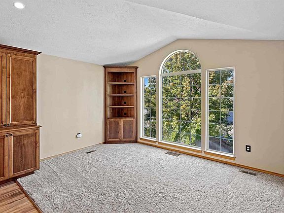 5th image of 407 W Auburn Crest Ct