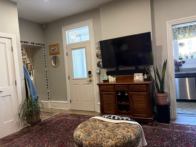 257 Church St #2 — Photo 3