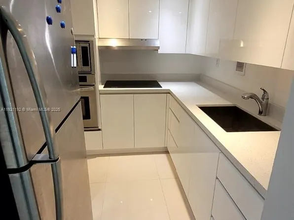 1200 West Ave Penthouse 18, Miami Beach, FL 33139